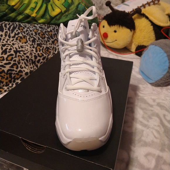 Sneakers - Picture 3 of 3